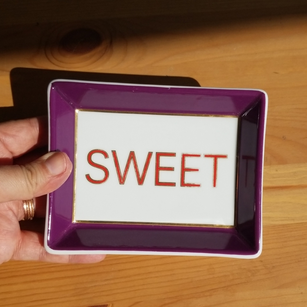 Arlington jewlery trinket tray graphic says sweet